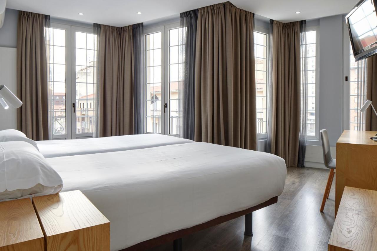 Hotel Avenida Pamplona Kültér fotó