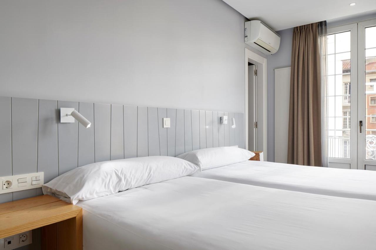 Hotel Avenida Pamplona Kültér fotó