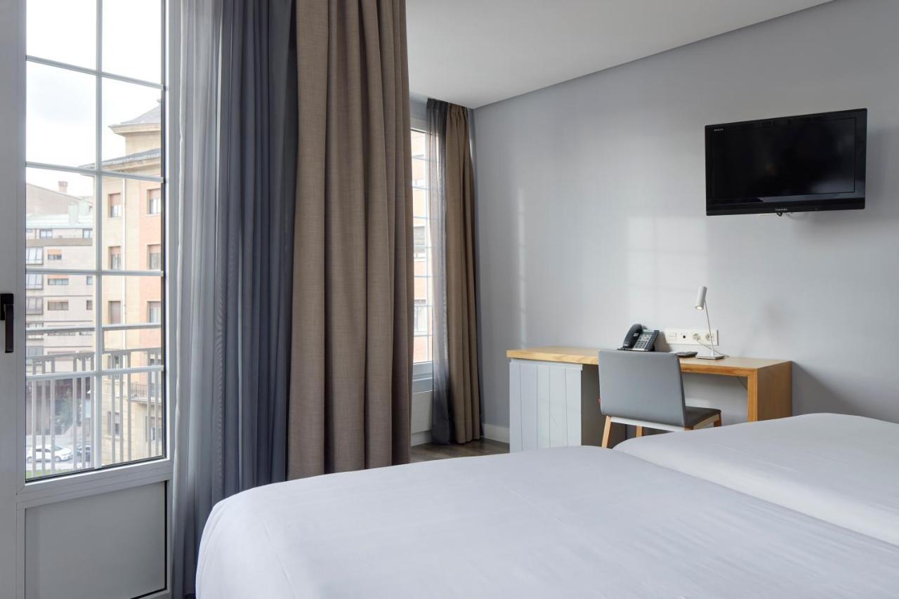 Hotel Avenida Pamplona Kültér fotó