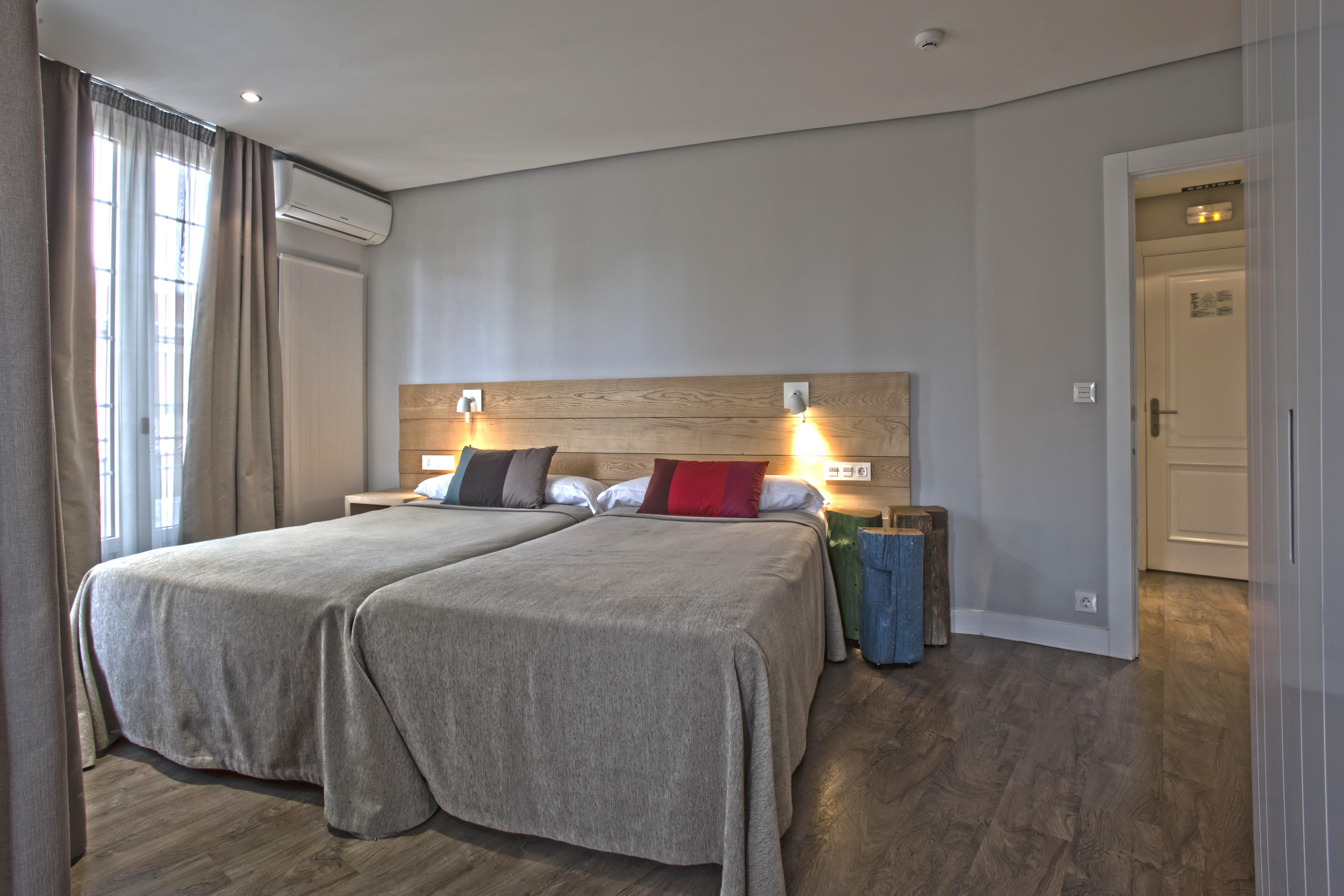 Hotel Avenida Pamplona Kültér fotó