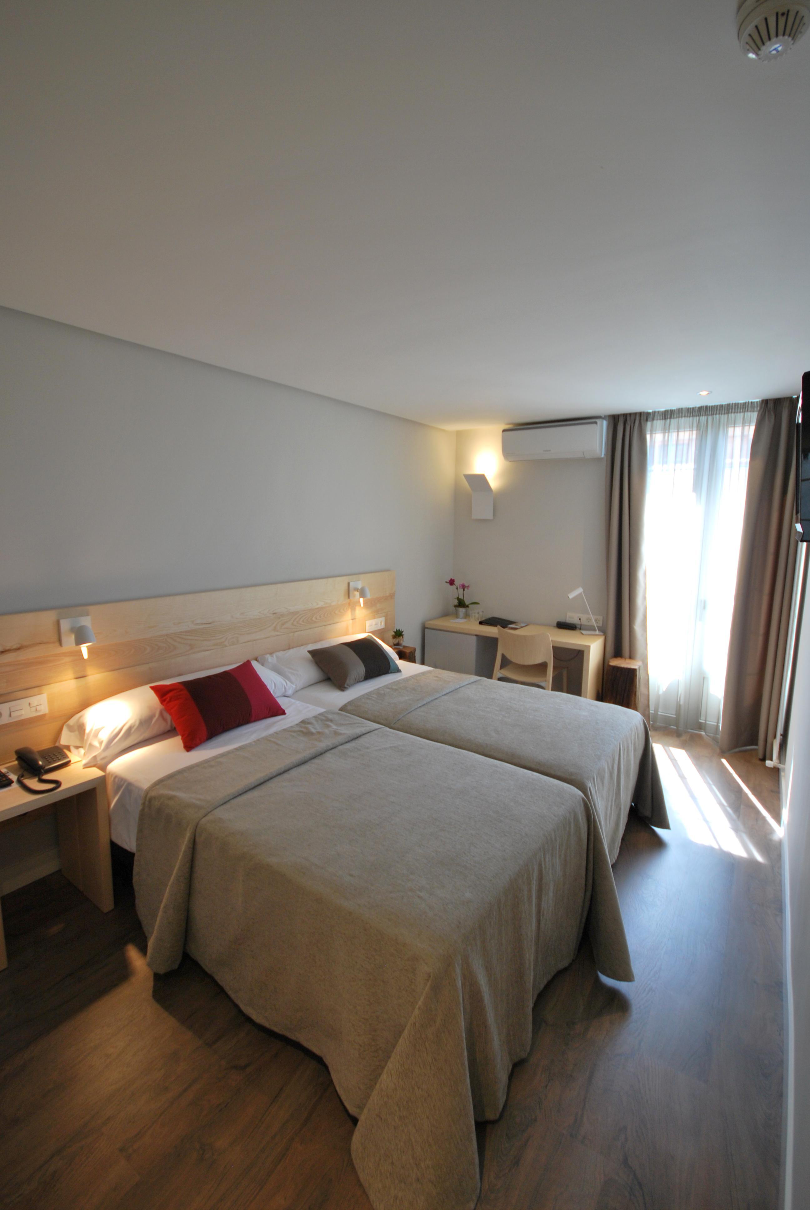 Hotel Avenida Pamplona Kültér fotó
