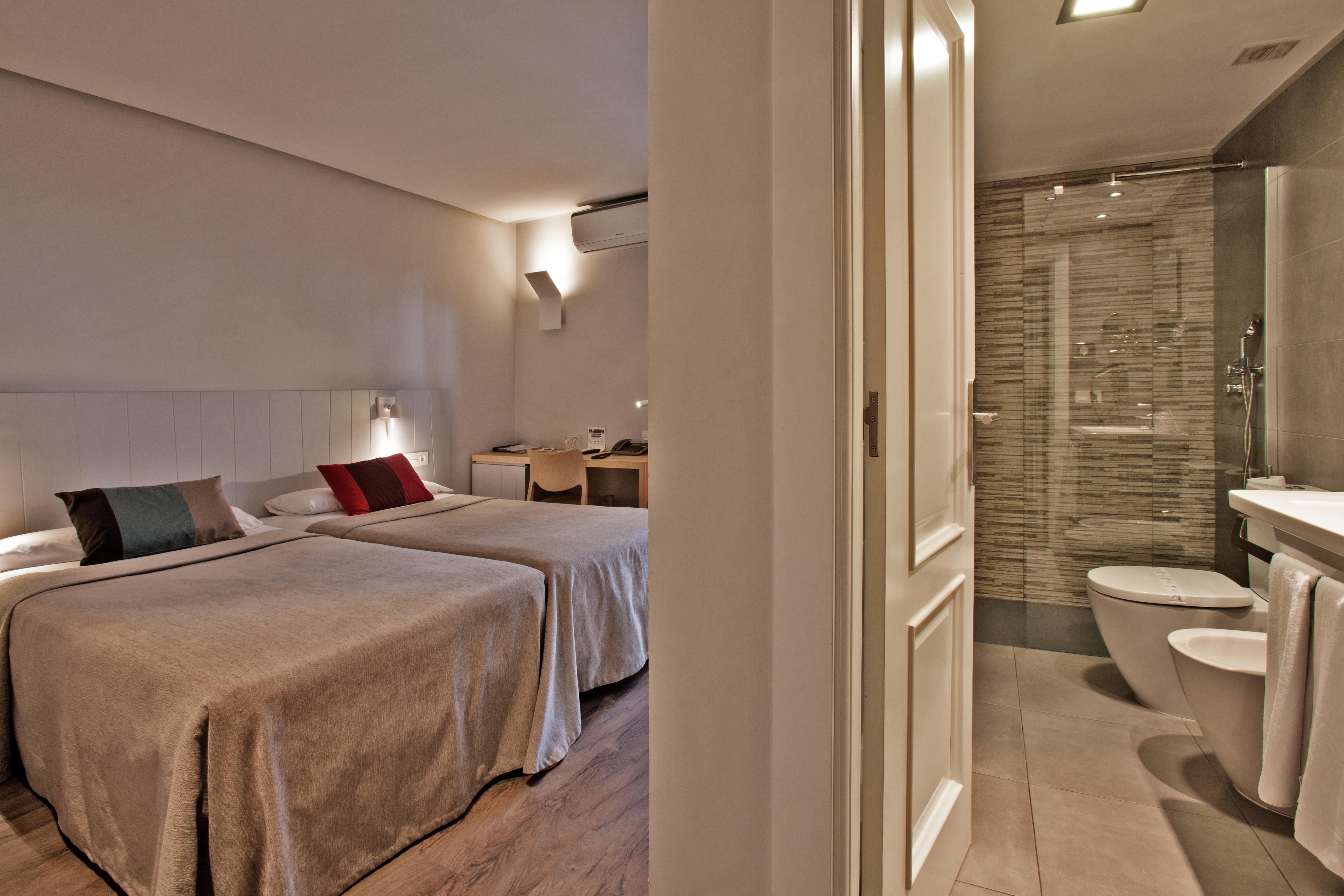 Hotel Avenida Pamplona Kültér fotó