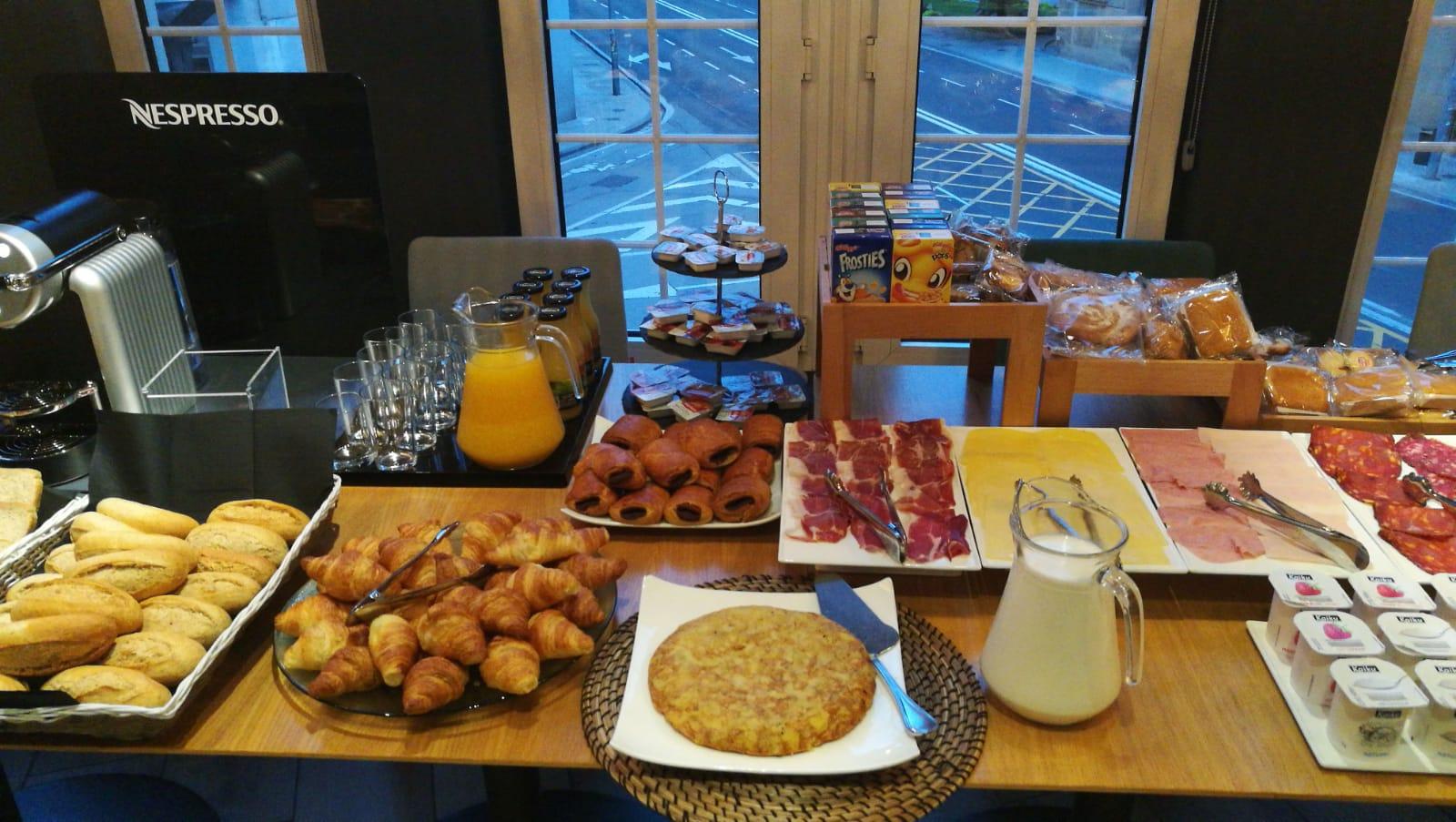 Hotel Avenida Pamplona Kültér fotó