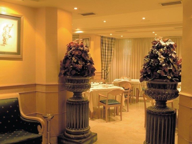 Hotel Avenida Pamplona Beltér fotó
