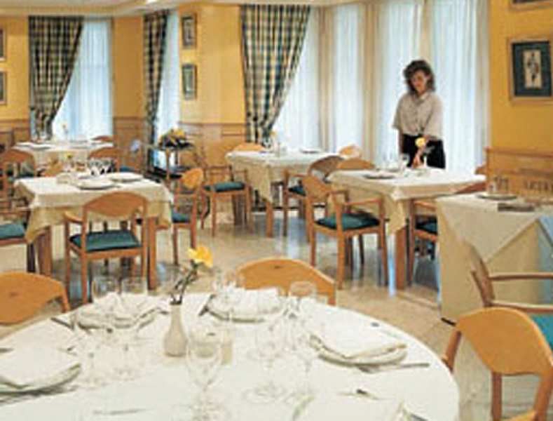 Hotel Avenida Pamplona Kültér fotó